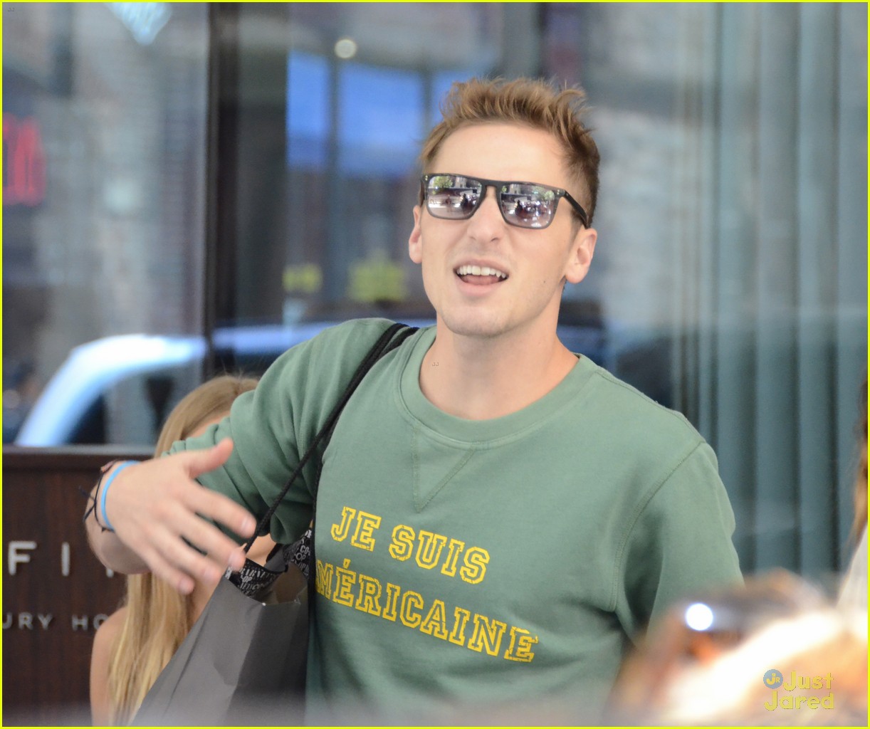 Big Time Rush: Fan Pics in Philly