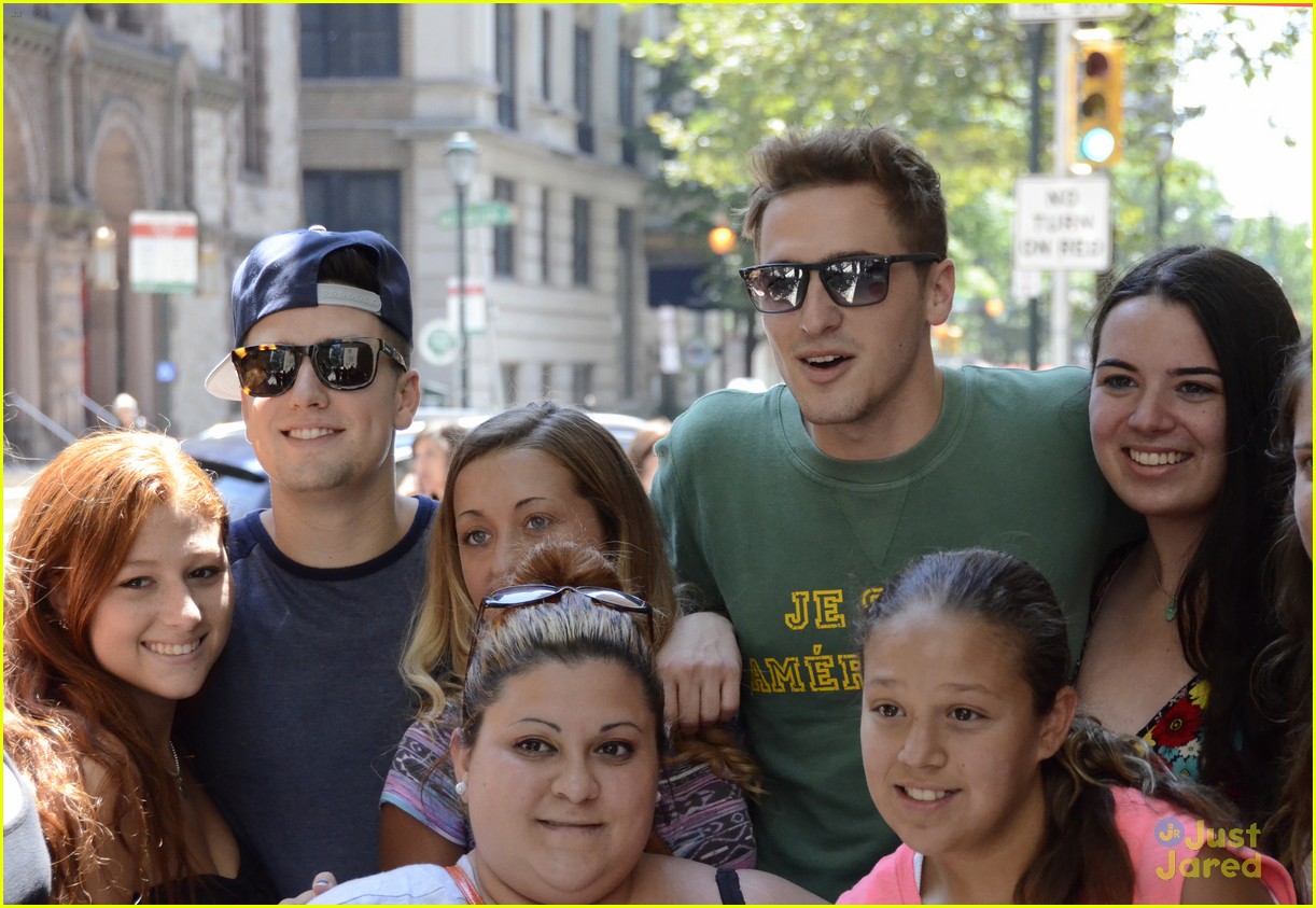 Big Time Rush: Fan Pics in Philly