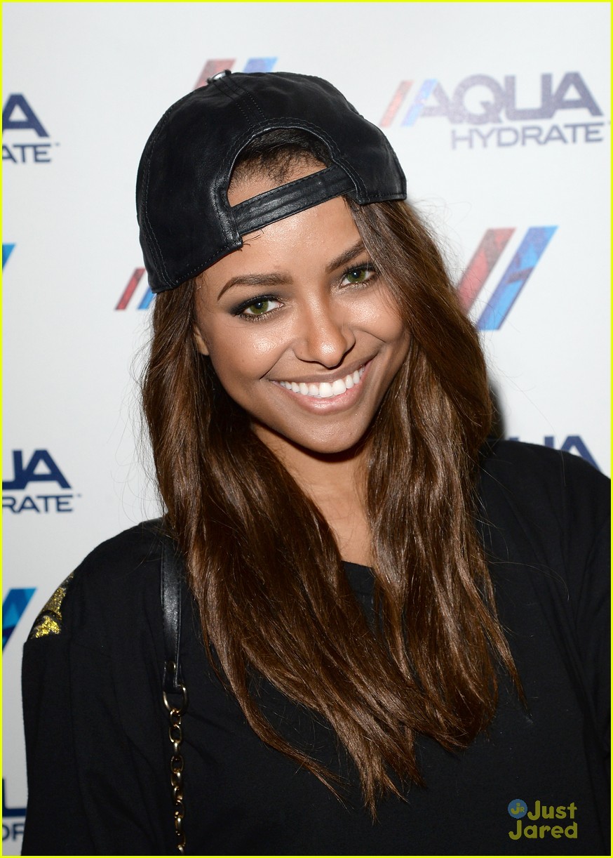 Kat Graham & Aimee Teegarden: Backstage at Bruno Mars!