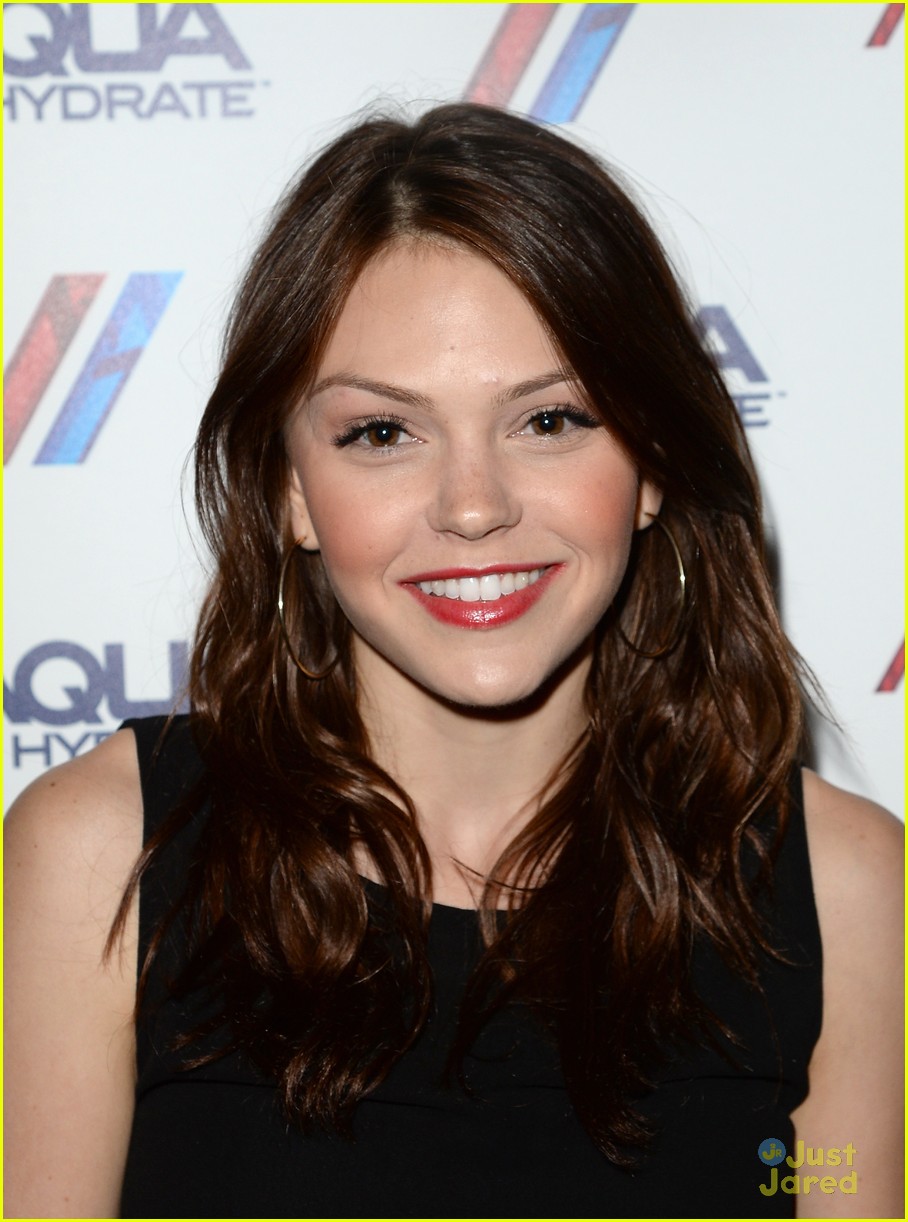 Kat Graham & Aimee Teegarden: Backstage at Bruno Mars!