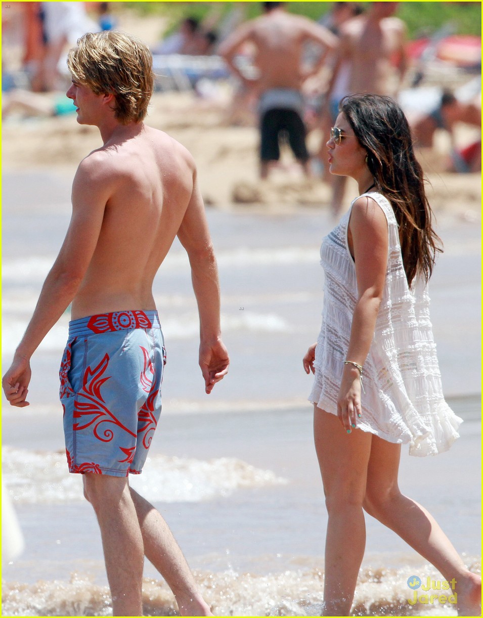 Lucy Hale: More Maui Fun with Shirtless Graham Rogers!