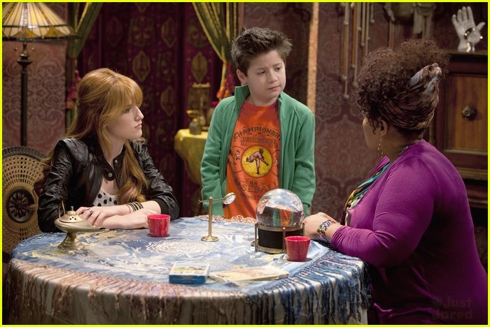 Bella Thorne: Palm Readings on 'Shake It Up'