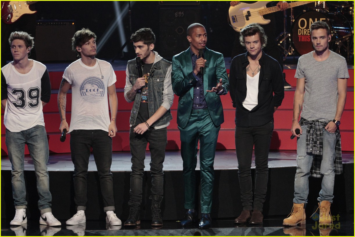 One Direction: 'America's Got Talent' Performance - Watch Now!