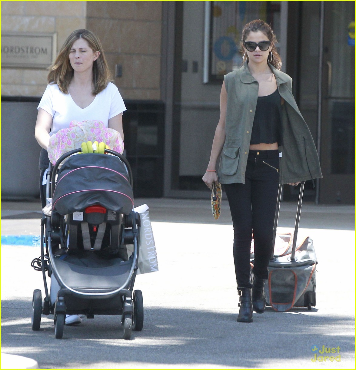 Selena Gomez: Family Time with Baby Gracie!