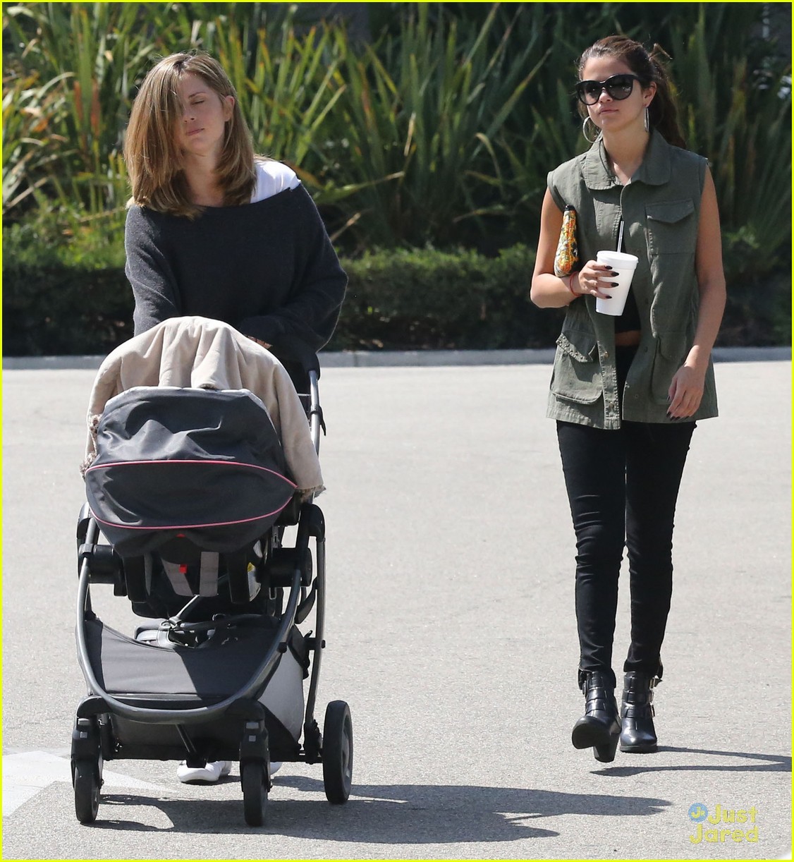 Selena Gomez: Family Time with Baby Gracie!