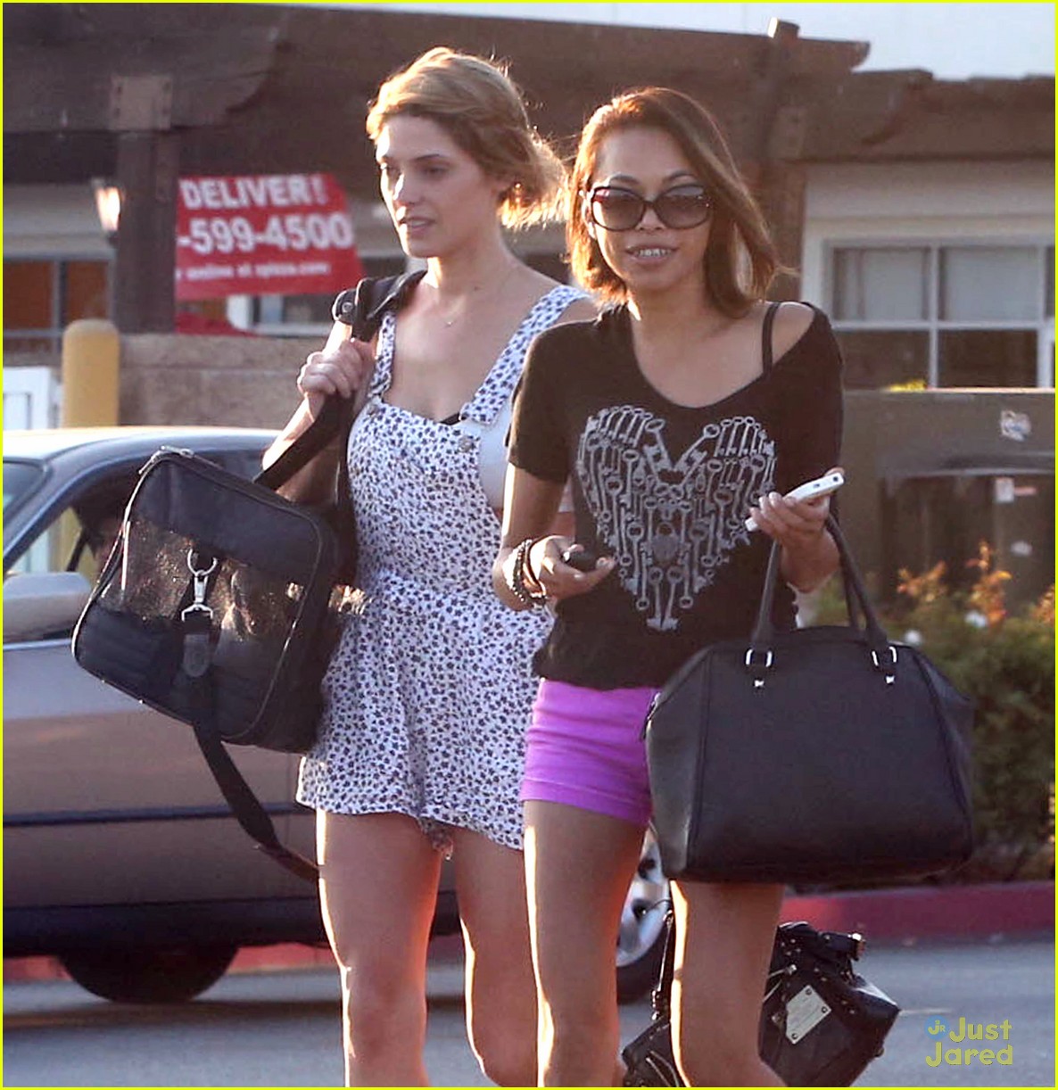 Ashley Greene: Dinner with Friends!
