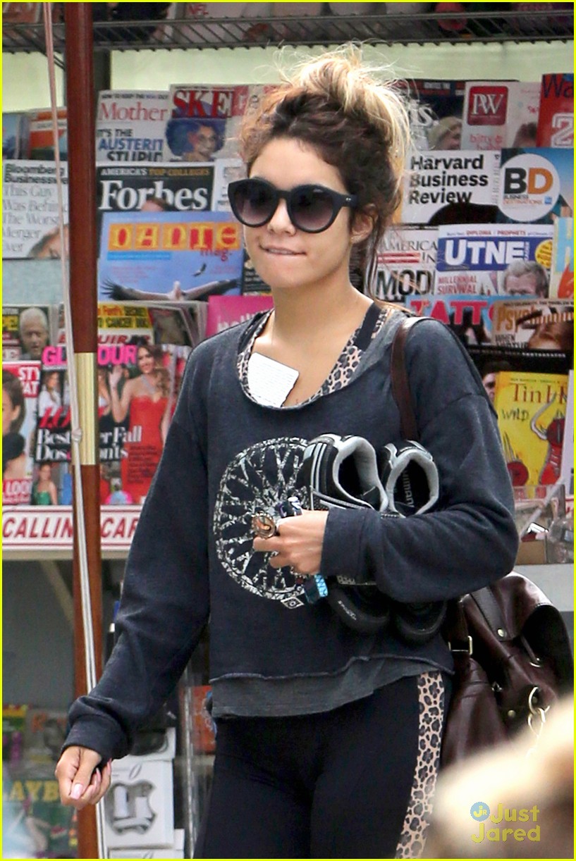 Vanessa & Stella Hudgens: Hot Yoga Workout