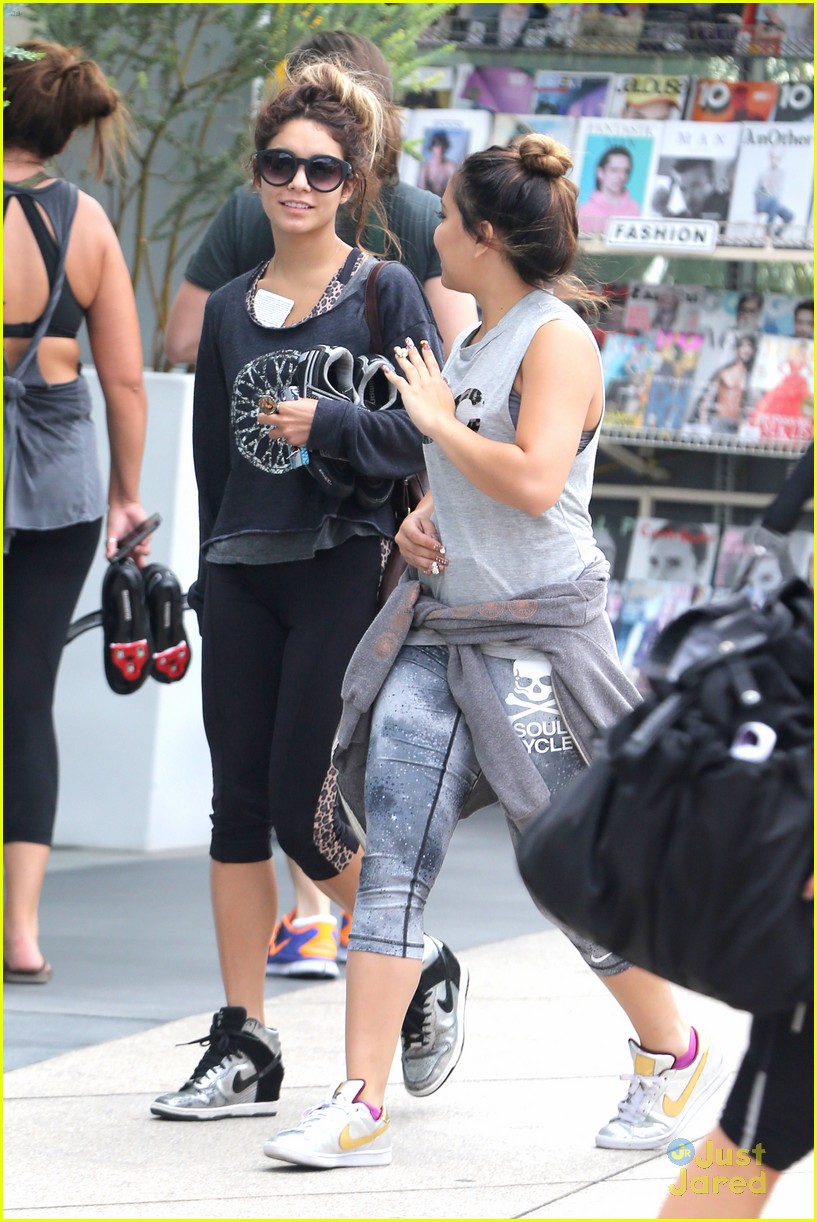 Vanessa & Stella Hudgens: Hot Yoga Workout