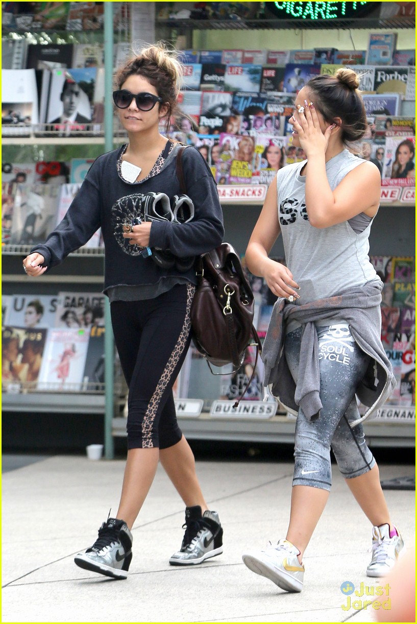 Vanessa & Stella Hudgens: Hot Yoga Workout