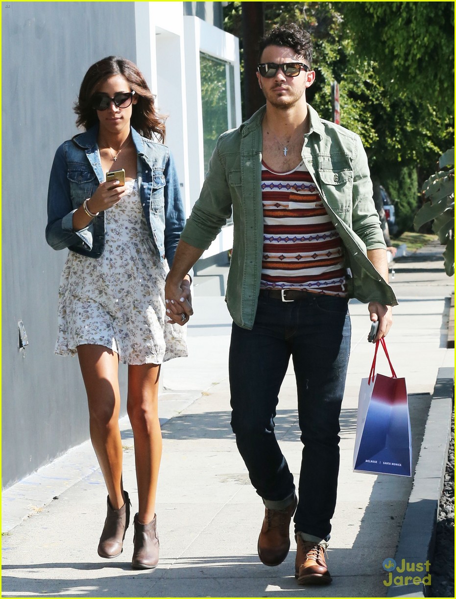 Kevin & Danielle Jonas: Pre-Baby Shopping!