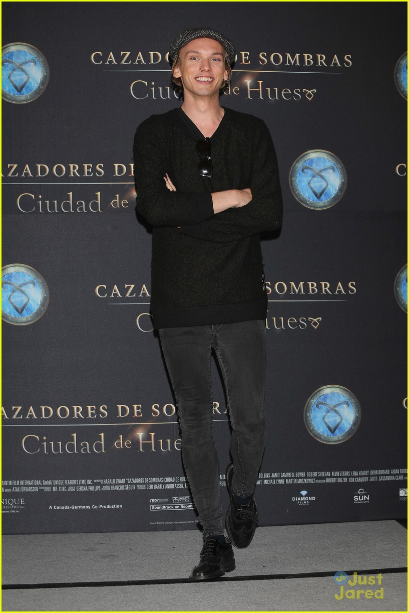 Lily Collins & Jamie Campbell Bower: 'Mortal Instruments' Mexico City Photo Call