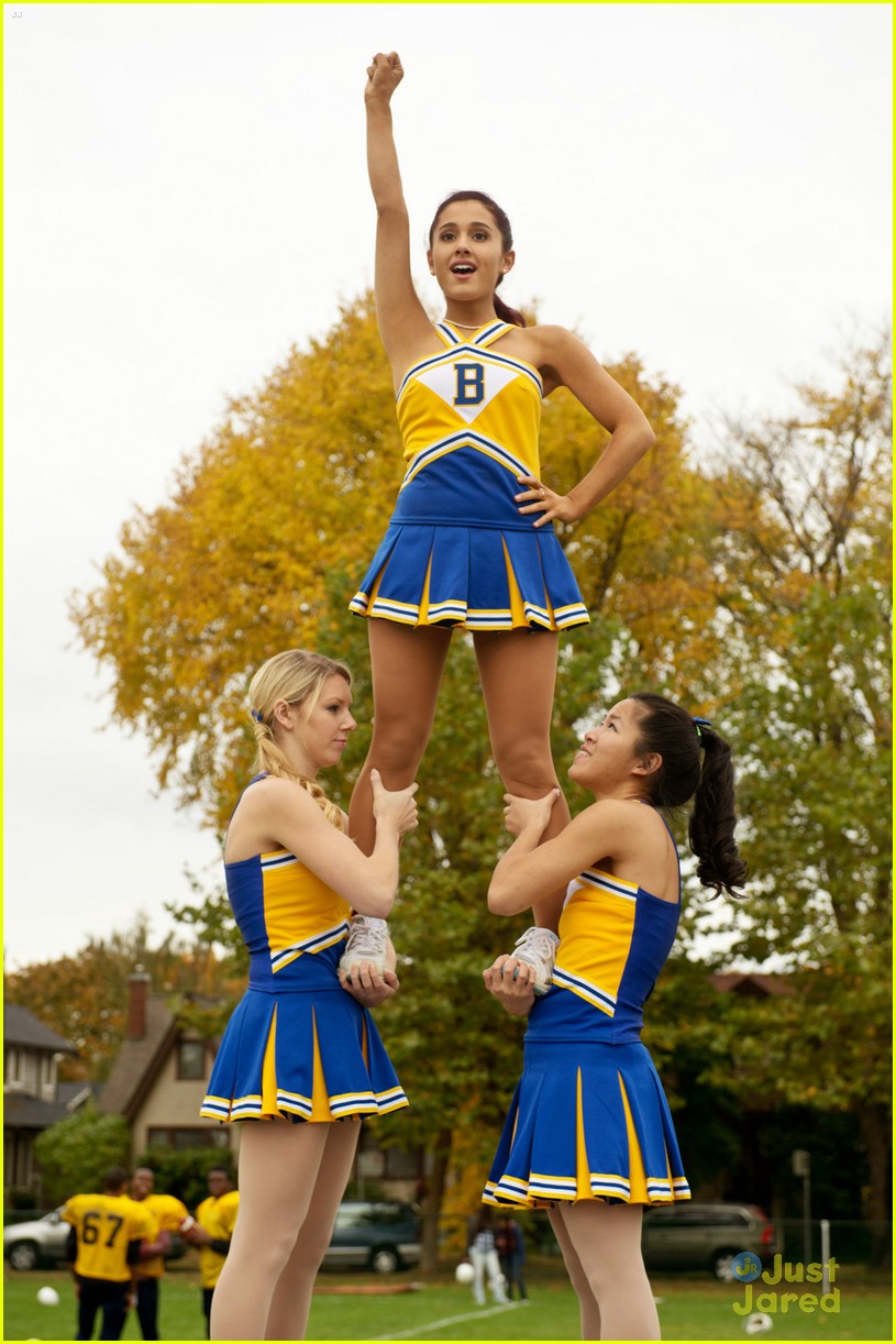 Ariana Grande & Jennette McCurdy: 'Swindle' Premieres Tonight!