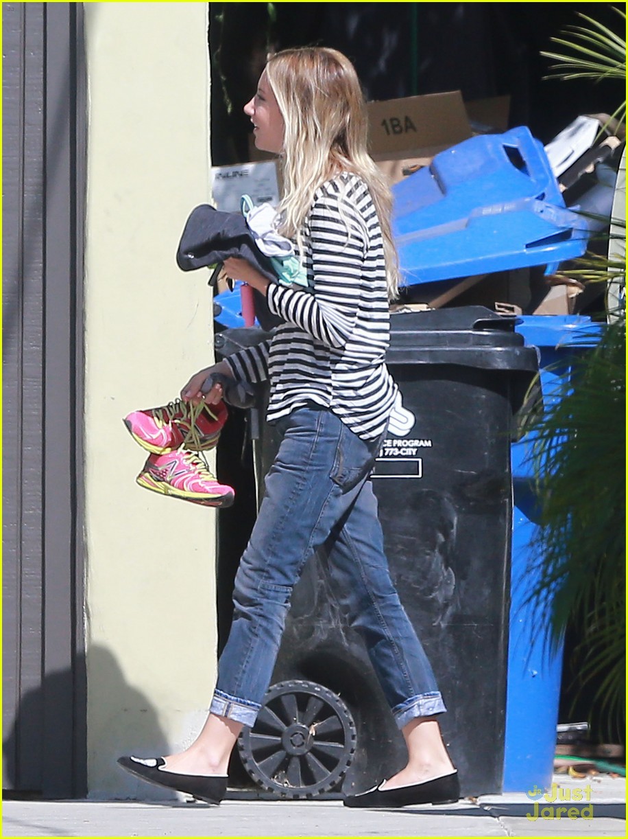 Ashley Tisdale: Shopping with Mom Lisa