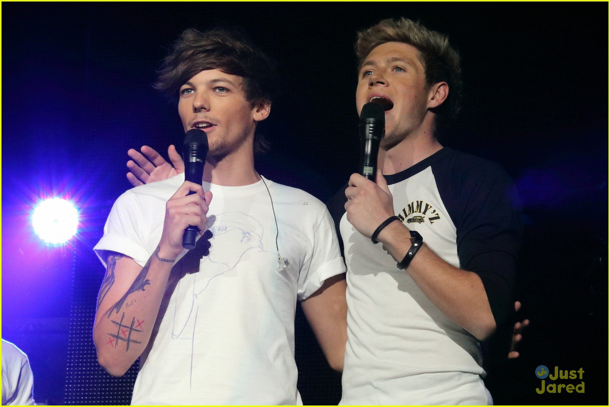 One Direction: Australia Concert Pics!