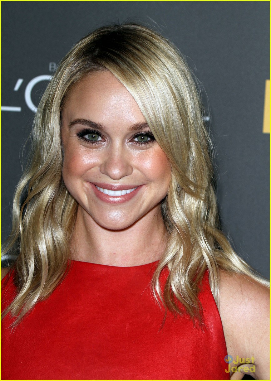 Amber Riley & Becca Tobin: EW's Emmy Party!