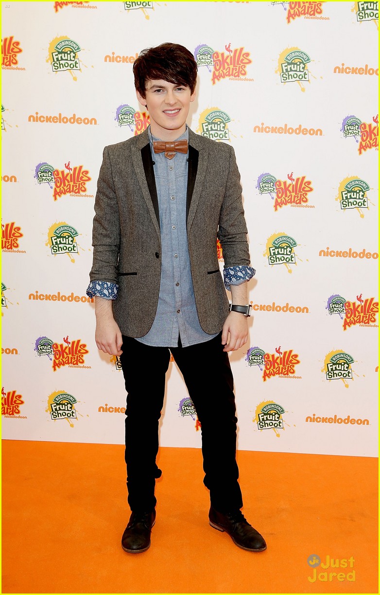 Brad Kavanagh Performs New Song 'Window' at Fruit Shoot Skill Awards 2013