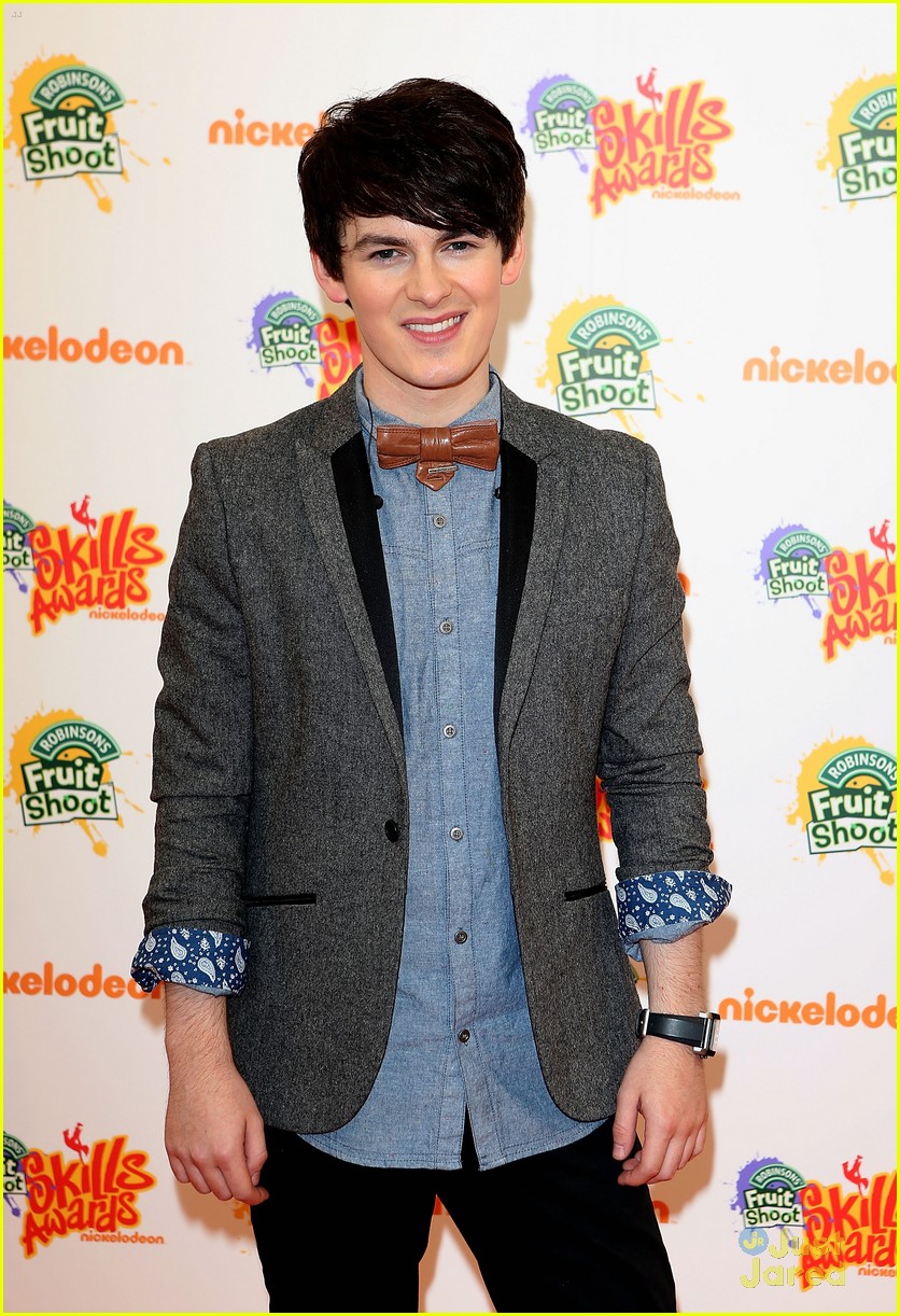 Brad Kavanagh Performs New Song 'Window' at Fruit Shoot Skill Awards 2013