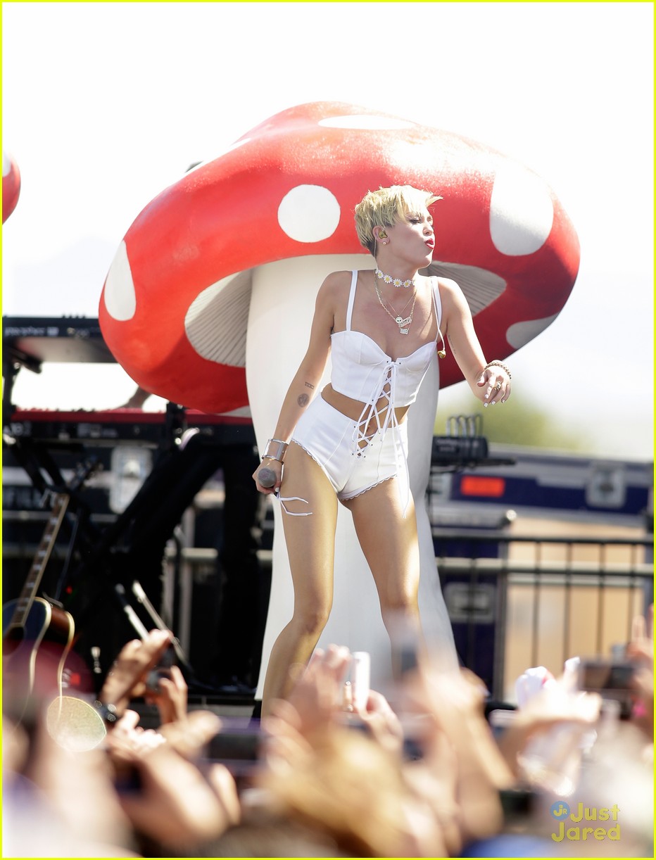 Miley Cyrus Goes Sheer for iHeartRadio Festival! 