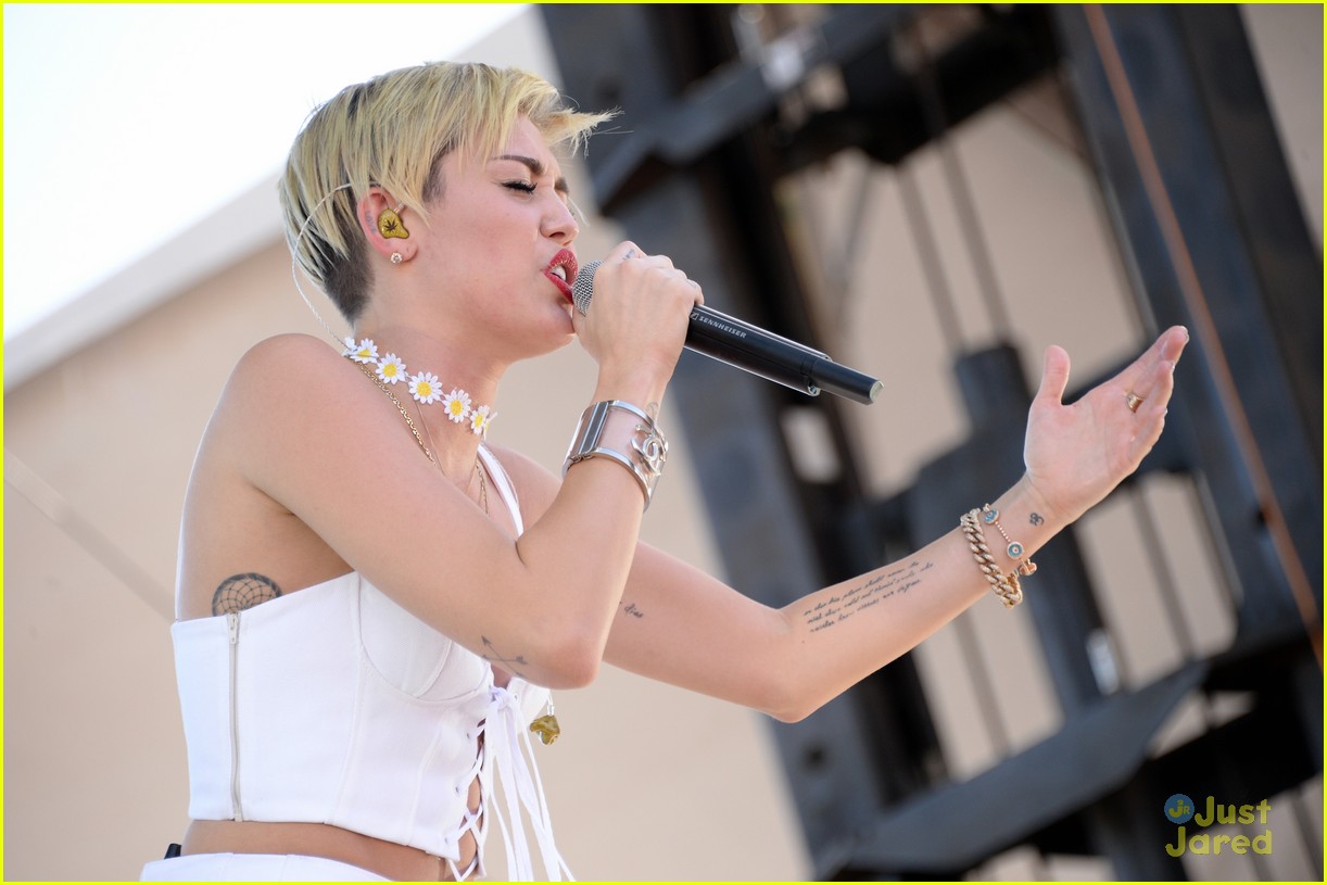 Miley Cyrus Goes Sheer for iHeartRadio Festival! 