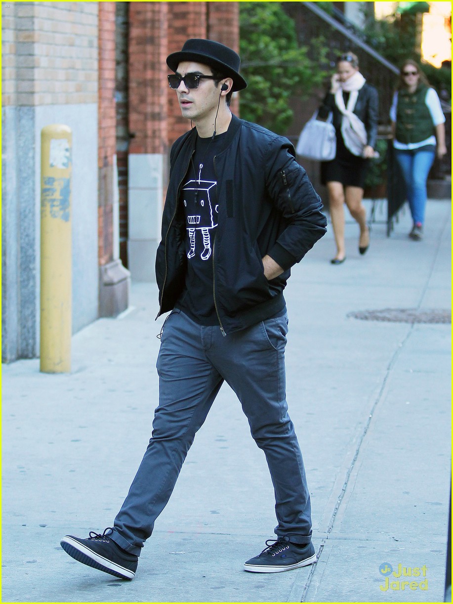 Joe Jonas: Robot Tee in NYC