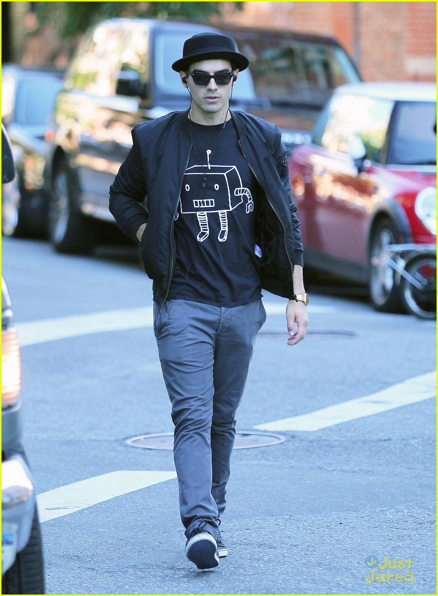 Joe Jonas: Robot Tee in NYC