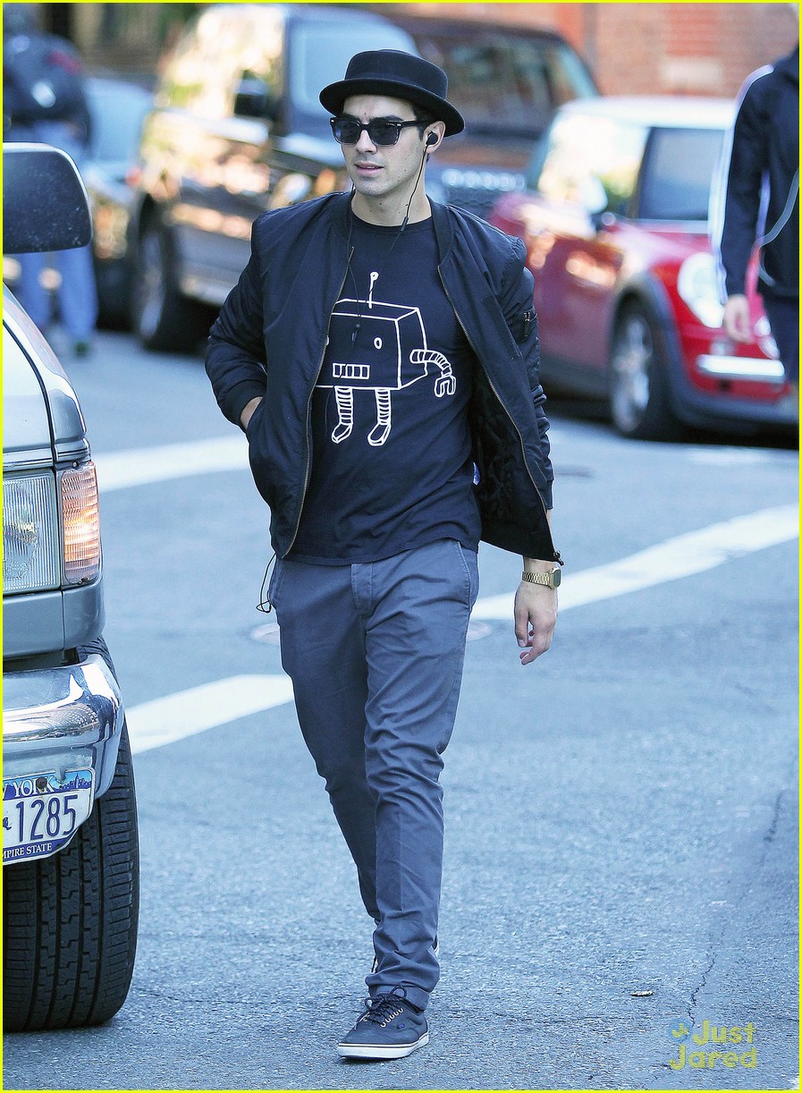 Joe Jonas: Robot Tee in NYC