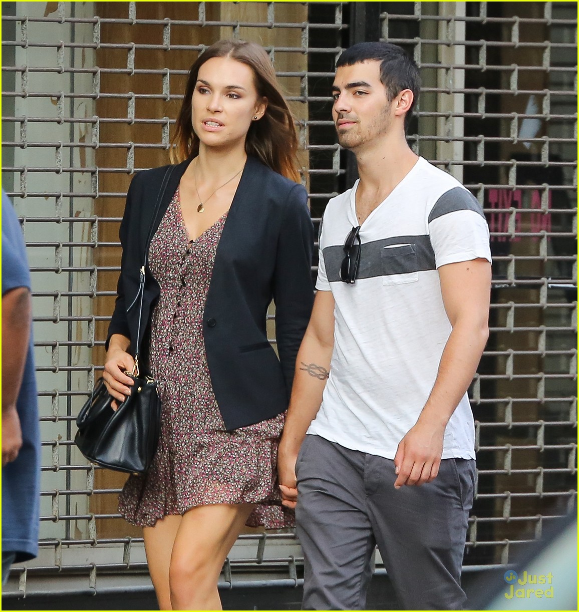 Joe Jonas & Blanda Eggenschwiler: Hand-in-Hand in NYC