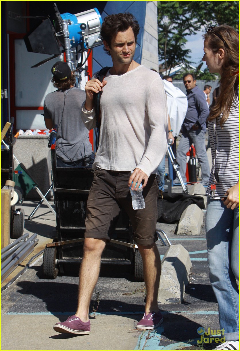 Dakota Johnson & Penn Badgley: 'Cymbeline' NYC Set!