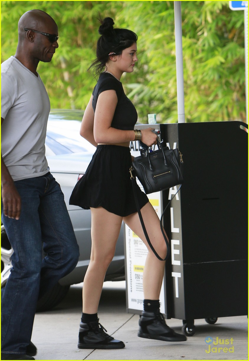 Kendall Jenner Checks Out One Direction's New Movie