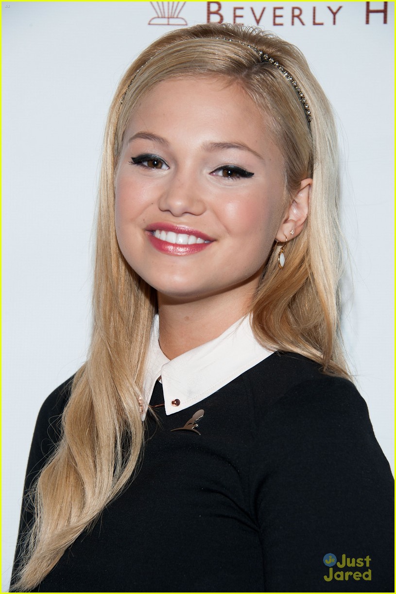 Olivia Holt & Kiernan Shipka: Pre-Emmy Parties!