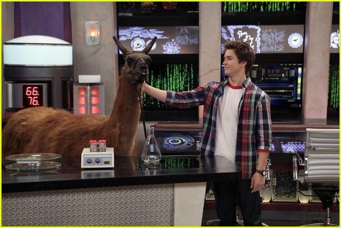 Spencer Boldman: Llama Drama on 'Lab Rats'!