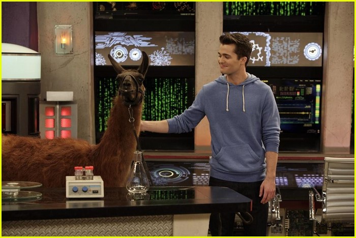 Spencer Boldman: Llama Drama on 'Lab Rats'!