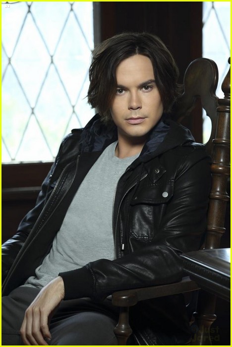 'Ravenswood' Cast: New Gallery Pics!