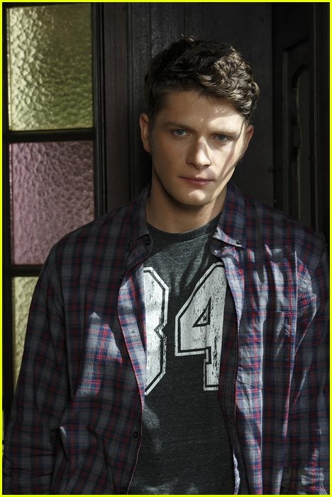 'Ravenswood' Cast: New Gallery Pics!