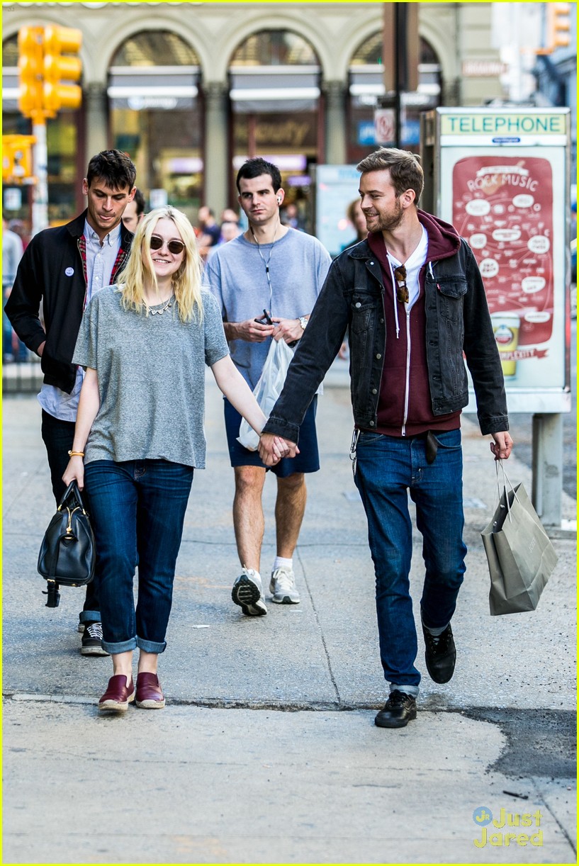 Dakota Fanning & Jamie Strachan: Shopping Sweethearts