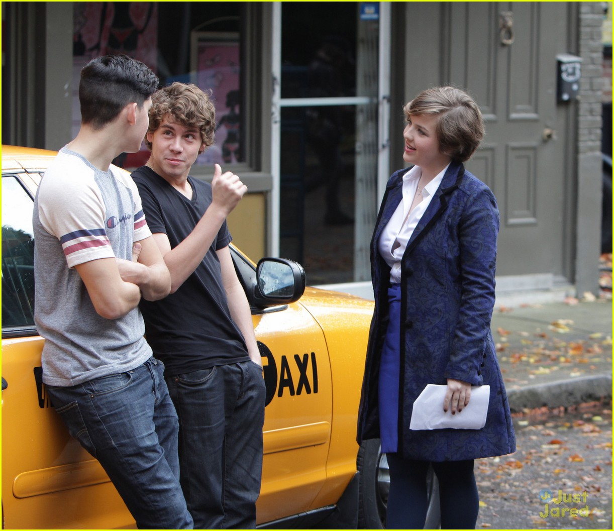 Munro Chambers & Aislinn Paul: NYC 'Degrassi' Scenes!