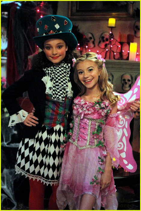 G Hannelius: It's 'Howloween' on 'Dog With A Blog' (Exclusive Pics)!
