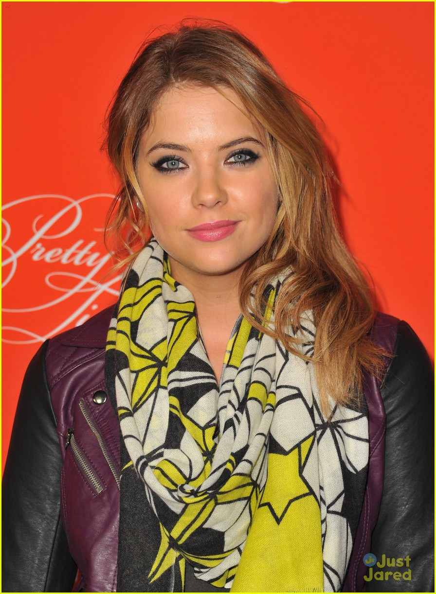 Nicole Anderson & Ashley Benson: PLL Halloween Screening