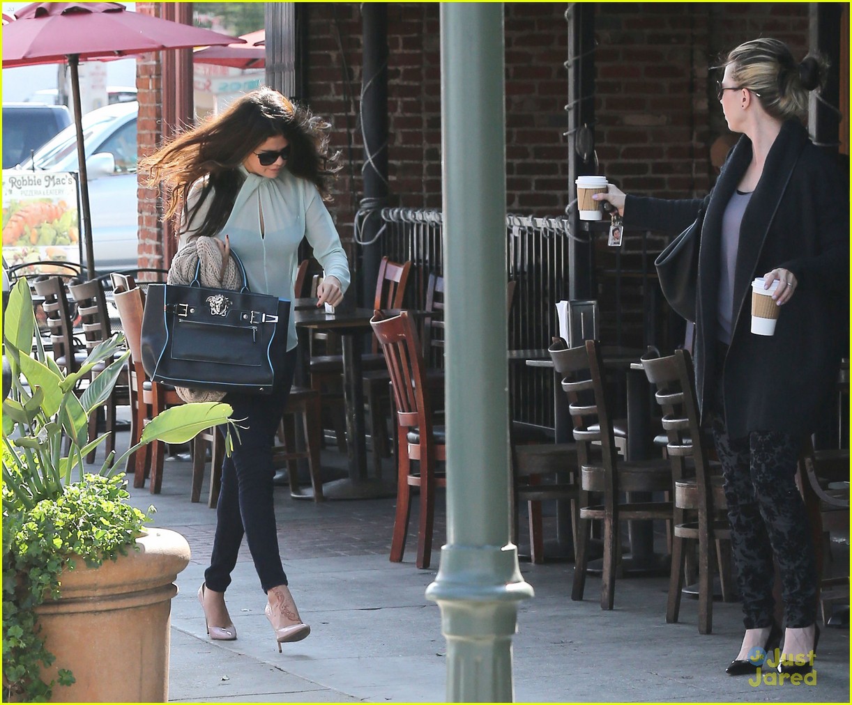 Selena Gomez: Coffee Run with Mom Mandy
