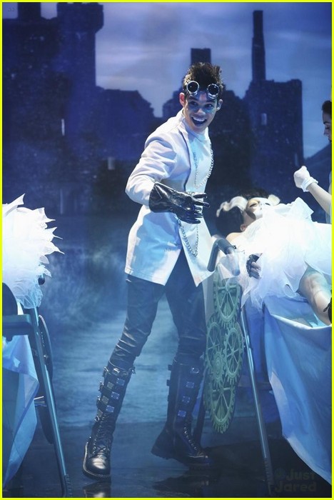Shake It Up Halloween Episode - New Stills!