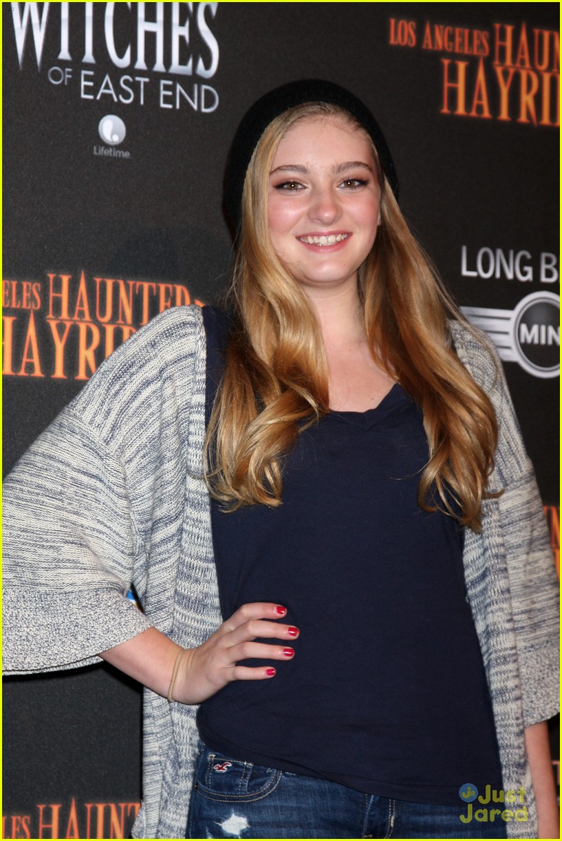 Stefanie Scott & Willow Shields: Haunted Hayride Premiere Night