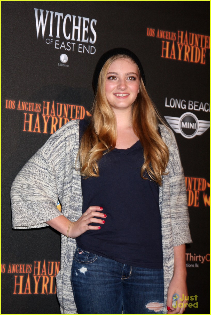 Stefanie Scott & Willow Shields: Haunted Hayride Premiere Night