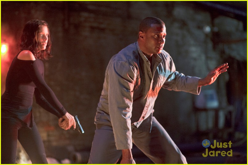 Colton Haynes: 'Keep Your Enemies Closer' on 'Arrow' - See The Pics & Clip!