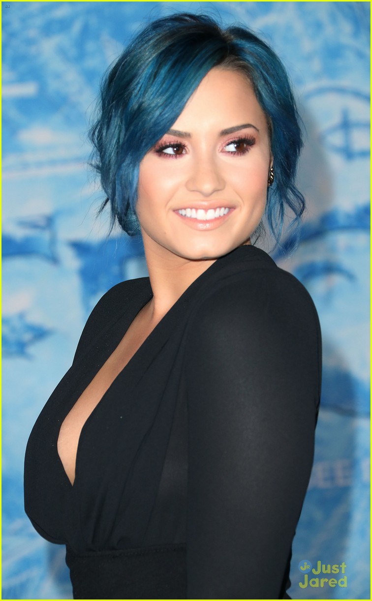 Demi Lovato: 'Frozen' Hollywood Premiere