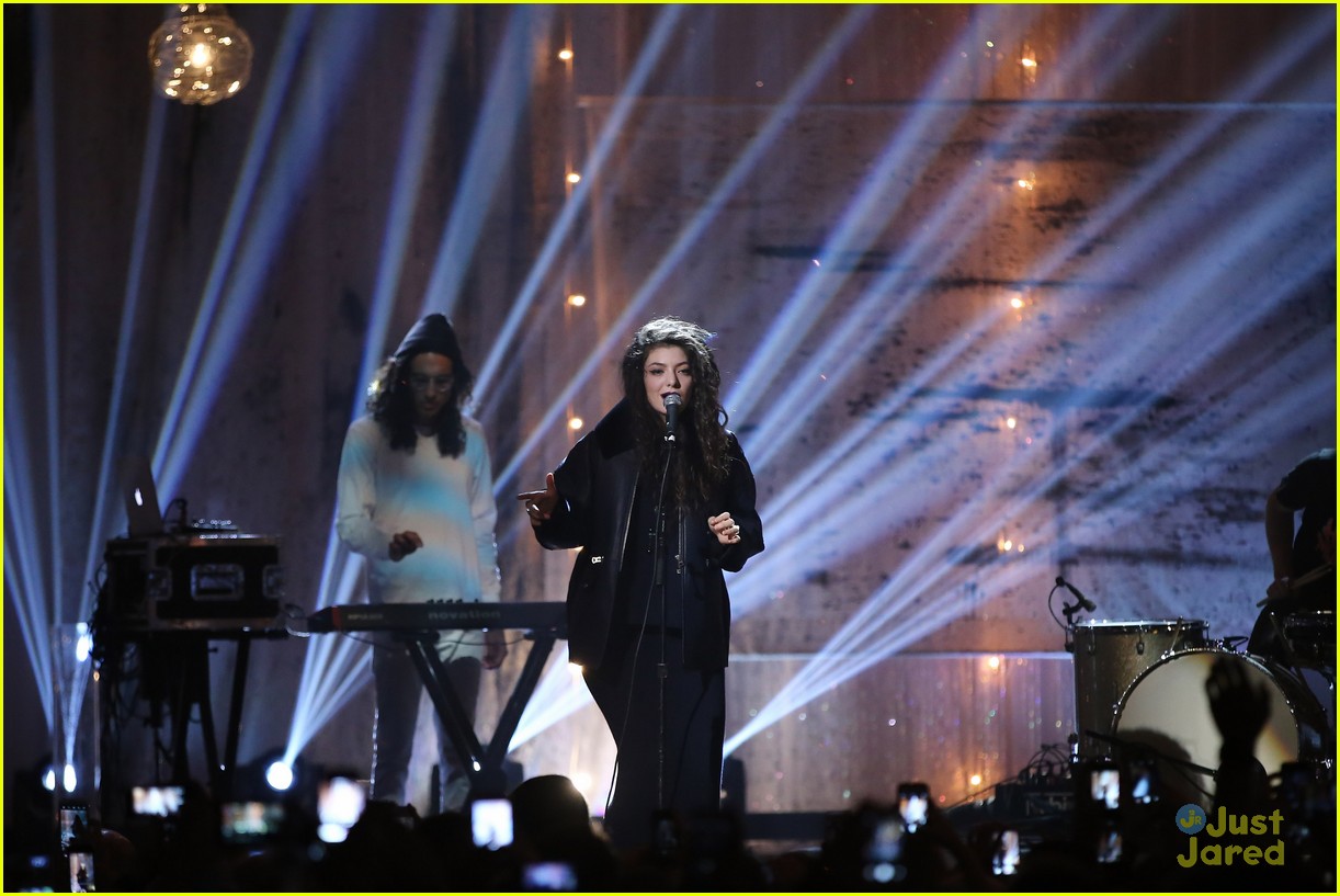Lorde & Adrienne Bailon: VH1 'You Oughta Know In Concert' 2013