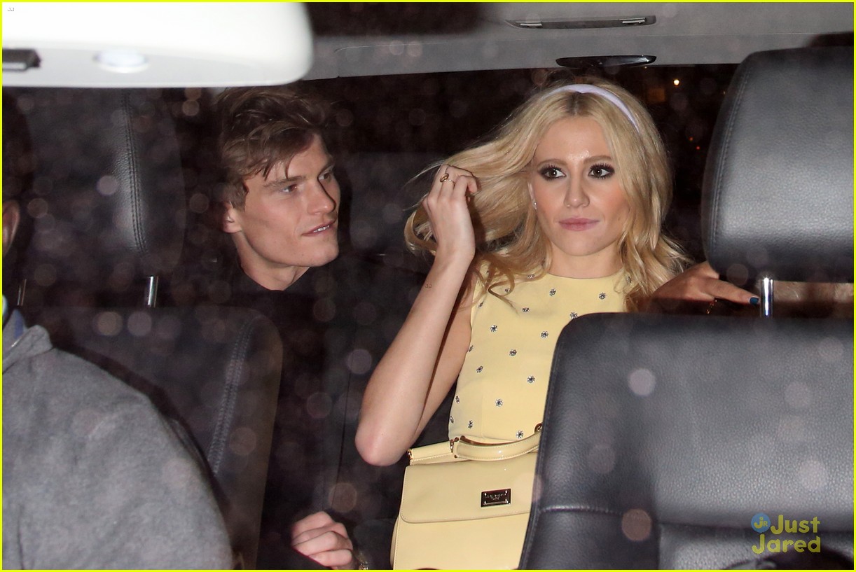 Pixie Lott & Oliver Cheshire: Claridge's Christmas Tree Unveiling