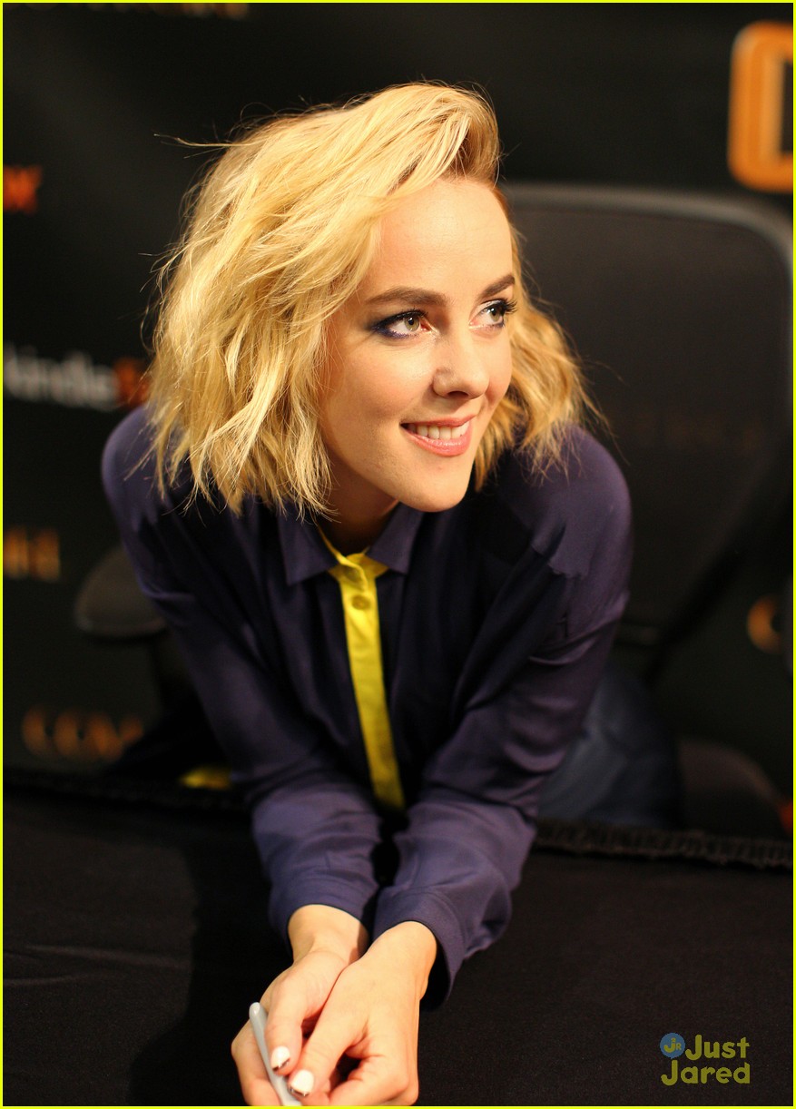 Jena Malone & Sam Claflin: Catching Fire Victory Tour Stop in Minnesota!