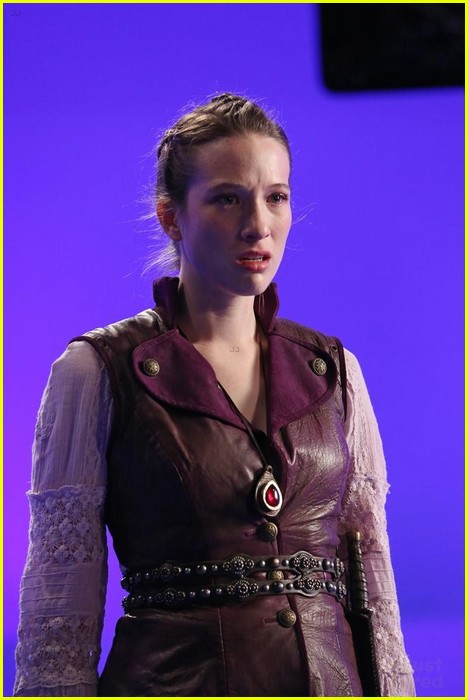 Sophie Lowe: New 'Wonderland' Tonight!