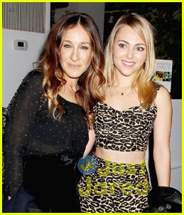 AnnaSophia Robb: 'Cosmo' Event with Sarah Jessica Parker!