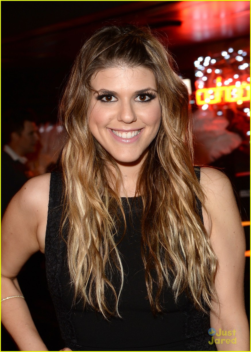Ashley Rickards & Molly Tarlov: Beyonce Concert Attendees!